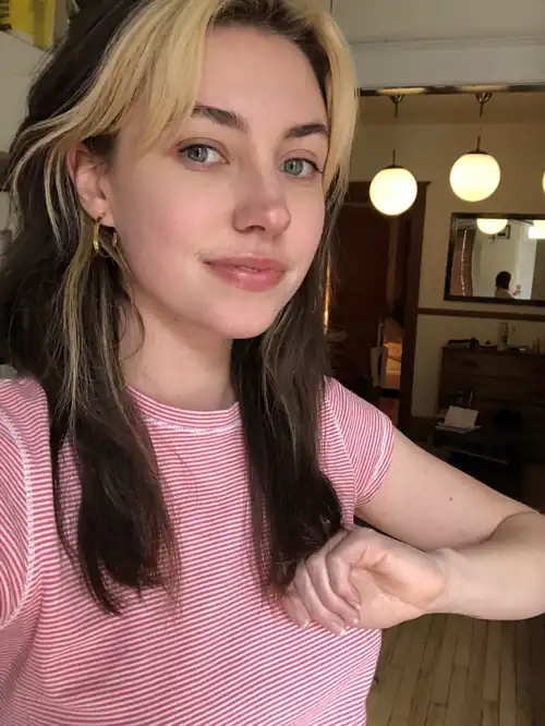 I learned this hair style is called a money piece! Really digging my hair these days (self)