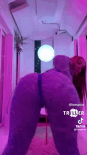 What a ass!!! 🍑