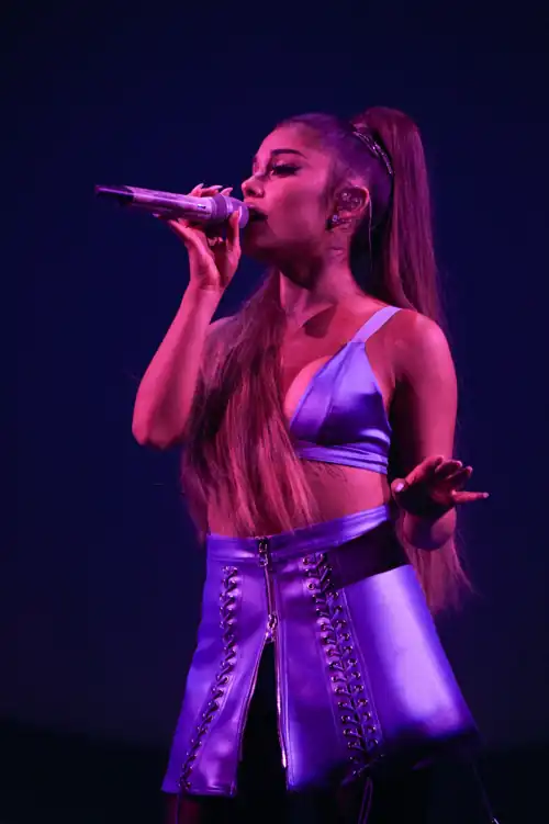 HQ - Sweetener Tour - O2 Arena - London - 08-17-2019