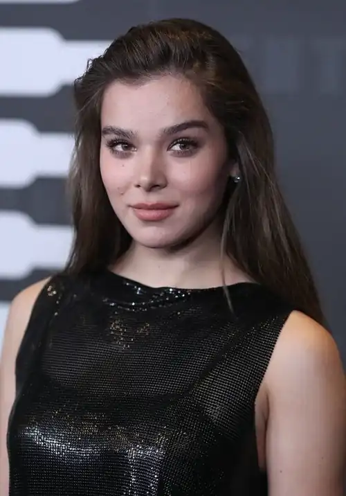 Hailee Steinfeld 
