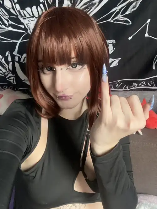 doesn't it even hang down? and lies on eggs?