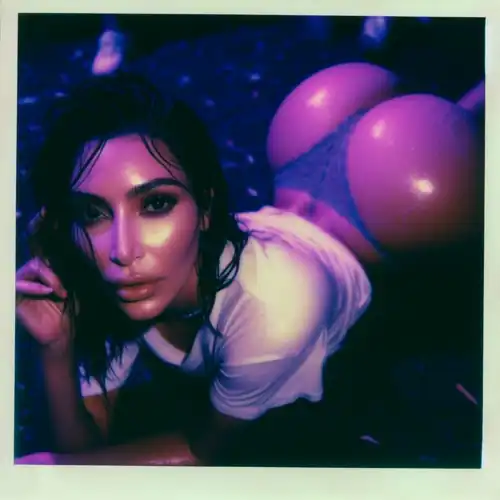 The amount of cock I would suck for kim is unreal
