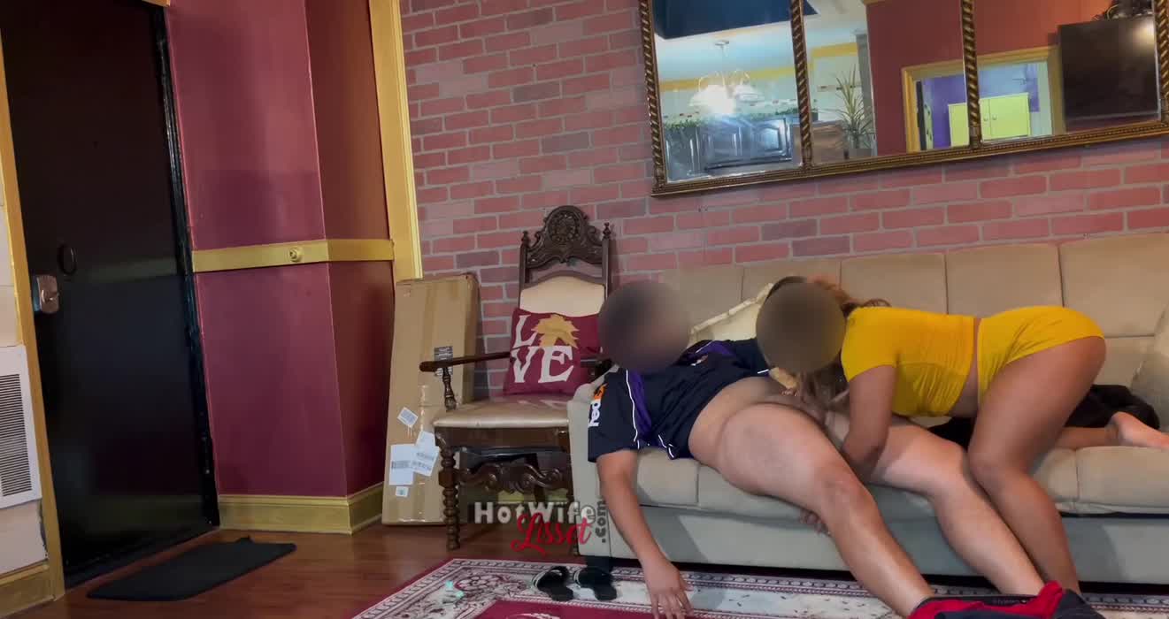 i sucked off the FedEx guy after he delivered my package 