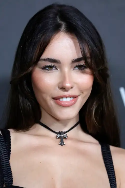Going to cum all over that pretty face 😩💦💦