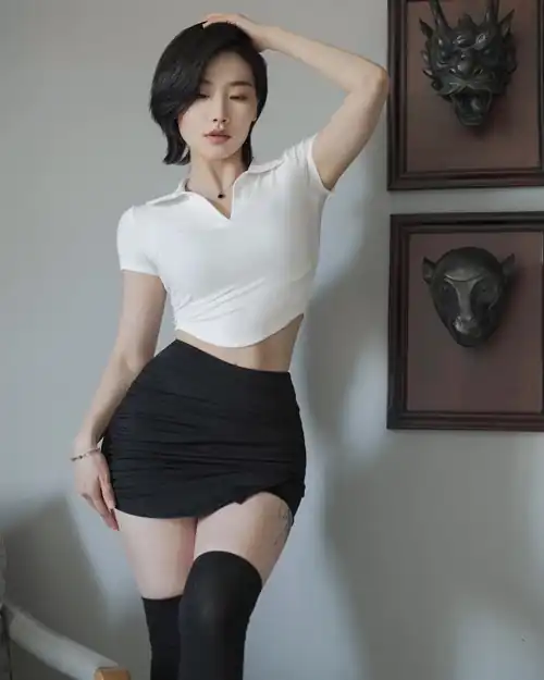Wide hips