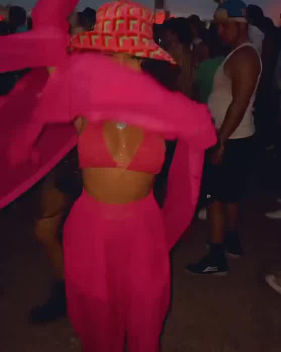 pink Coachella dance