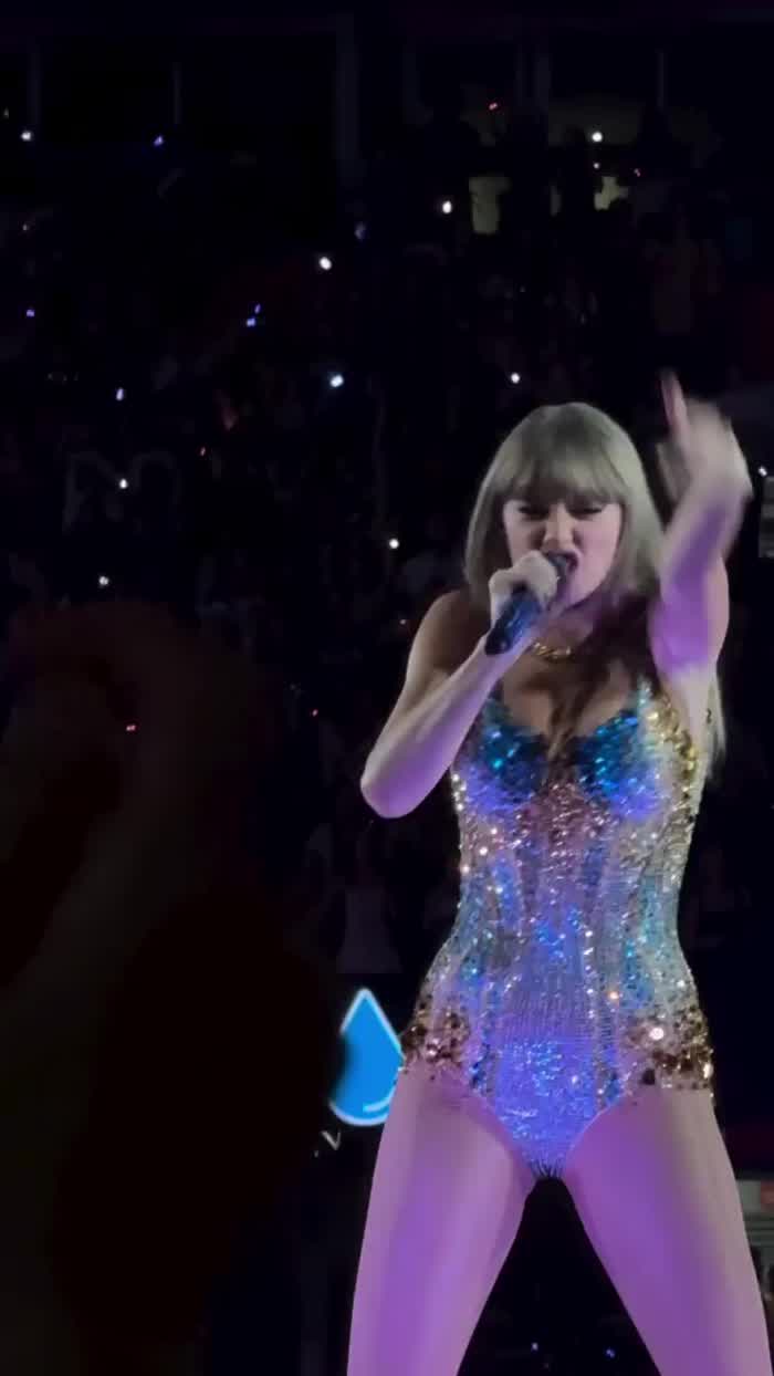 I want to be inside of her so fucking bad