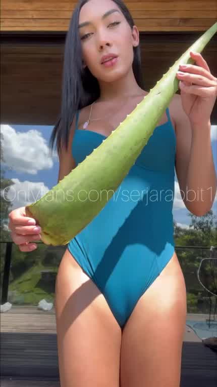 Do you know this? 🥬 it’s the best thing to keep my cock skin soft and moisturized😋💥, it’s too soft🥵 I love to fuck it💦 Uff Que Rico es esto!