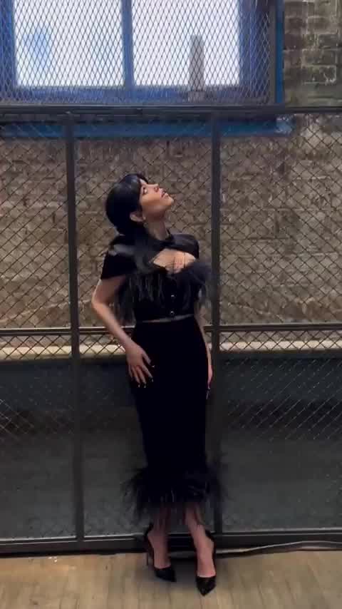 Jenna looking beautiful 