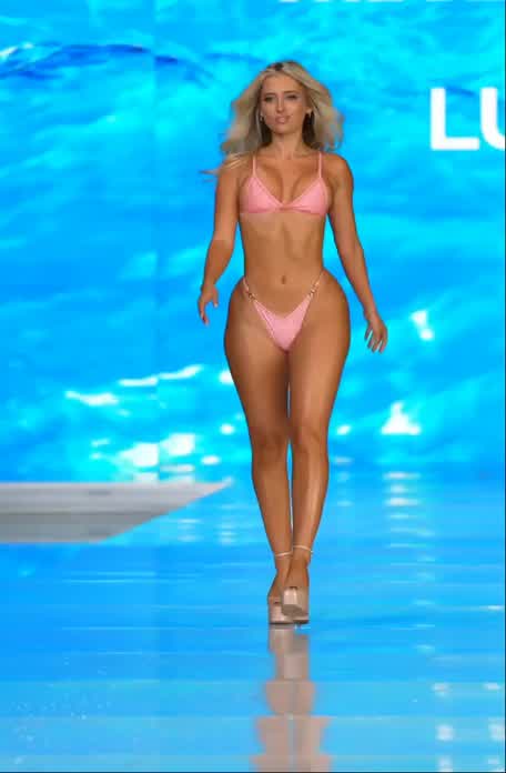 Jilissa Zoltko (Miami Swim Week 2024)
