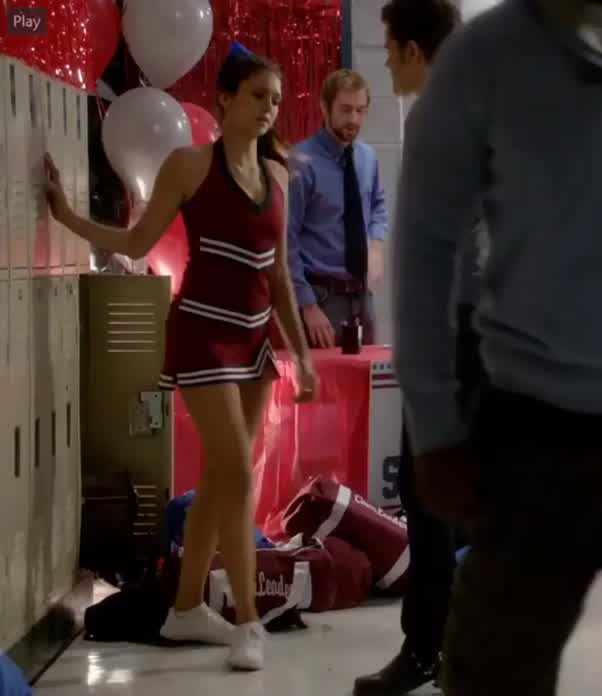 Cheerleader stretches from Vampire Diaries, S4. E16