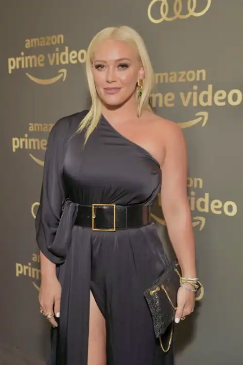 2019 Platinum blonde Hilary