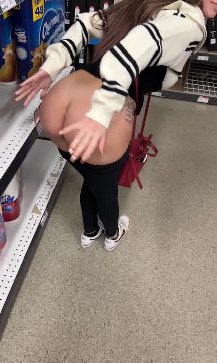 Ass out in the toilet paper isle hahah