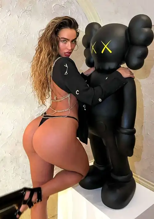 Sommer with a mannequin - SC July 2024