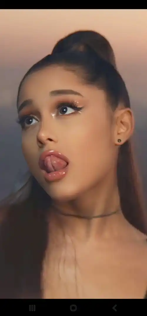 I can't stop jerking to Ari!