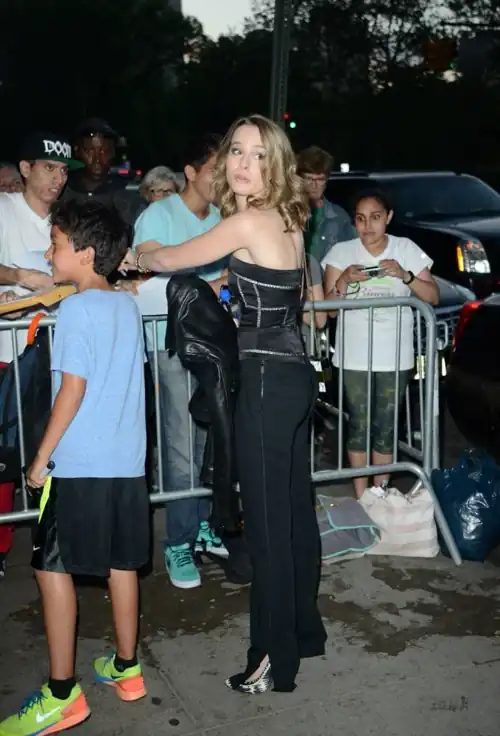 Signing autographs
