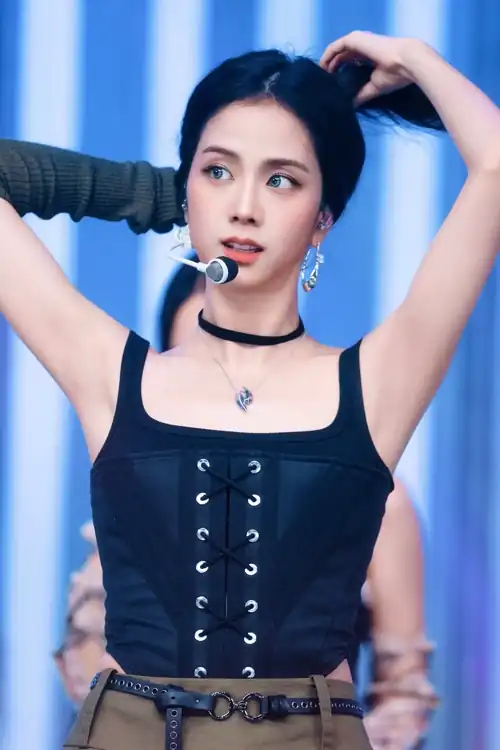 220828 Jisoo