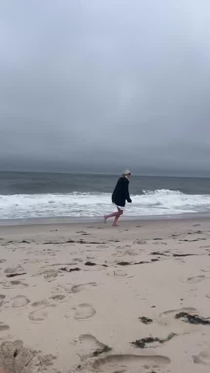 Taylor at the beach - IG - August 2023