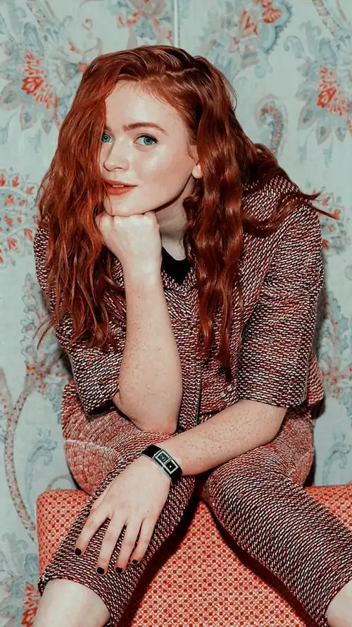 Sadie in the thinkers pose