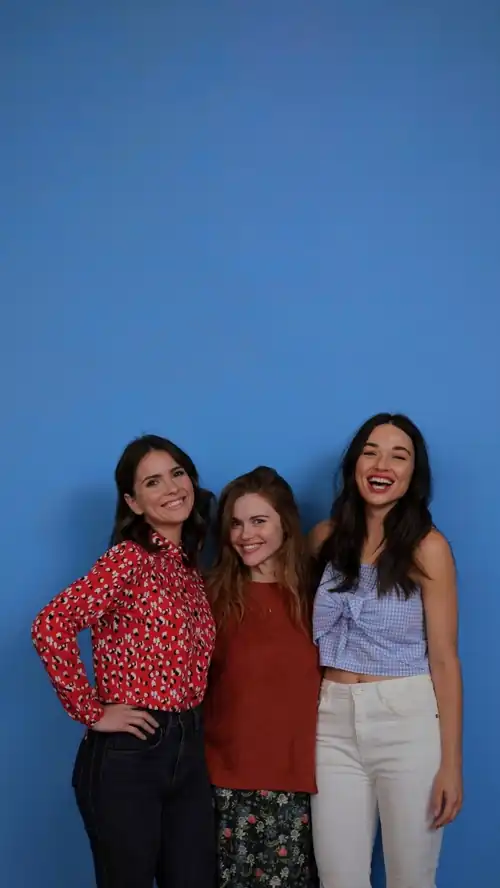 Crystal Reed - Holland Roden- Shelley Hennig