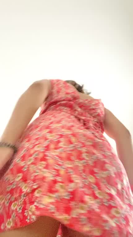 The best part of a sundress it’s the view 🥵🍑