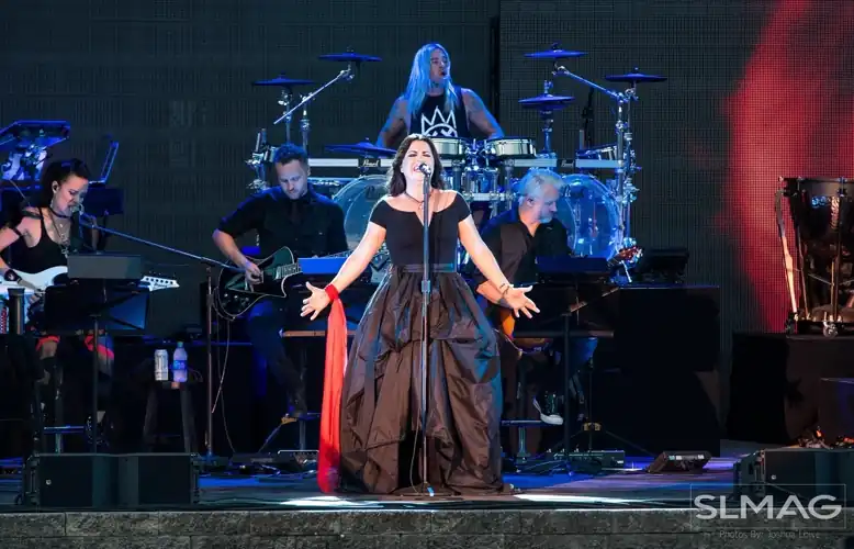 How about a little Amy Lee photo from Simpsonville the other night! Shot for Soundlink Magazine