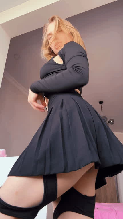 if u walked into a dorm room and u saw me like this, what's the first thing that comes into ur mind