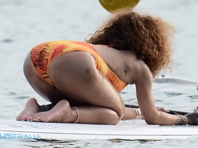 so pretty #rihanna#sexy#feet