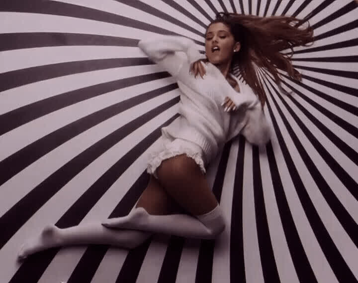 her ass is so perfect in those shorts🥵 the stockings are a perfect addition too her sexy legs and feet😩