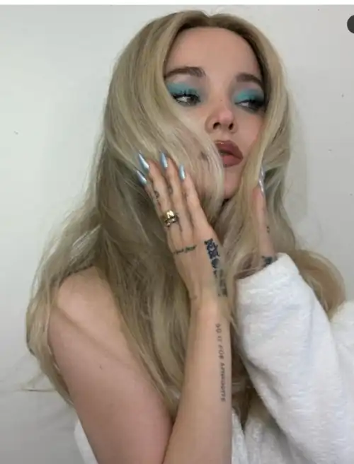 Dove cameron