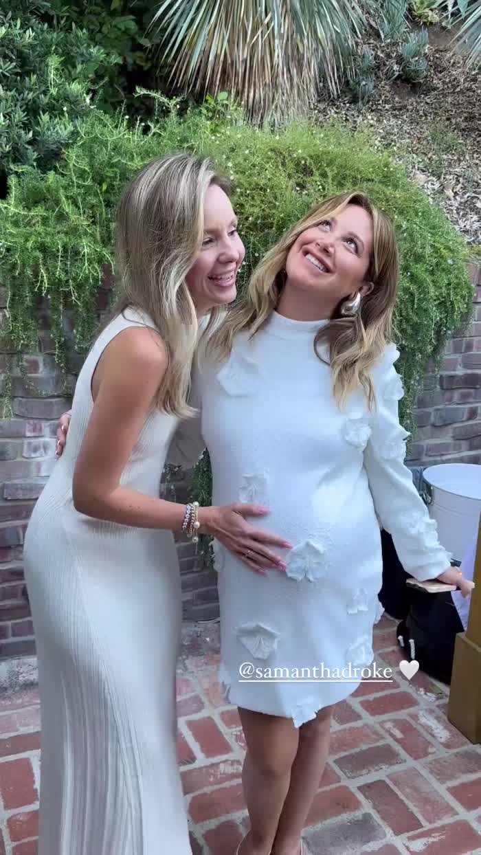 Ashley Tisdale pregnant 