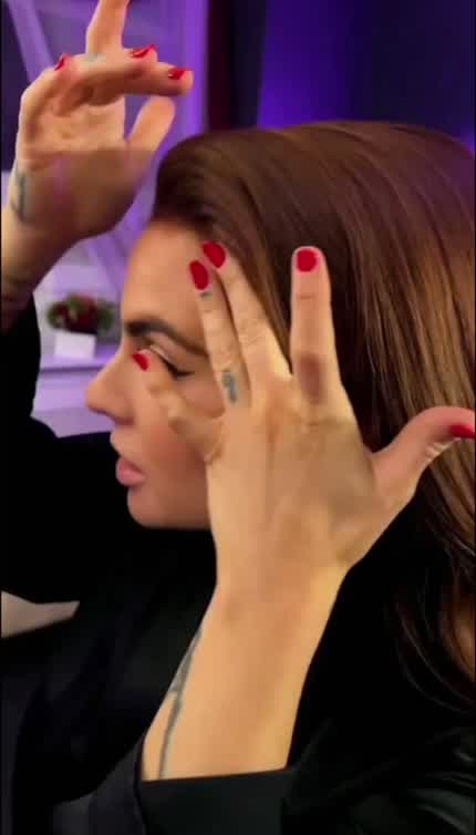 JoJo getting ready for Moulin Rouge via TikTok (April 2023)