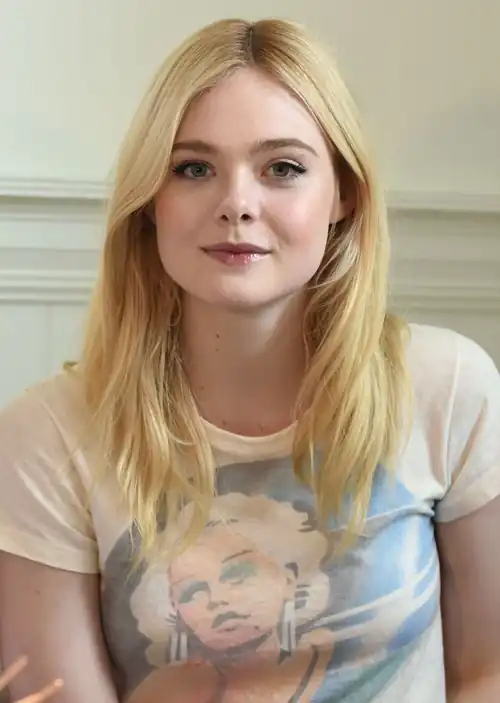 Beautiful and cute Elle Fanning 