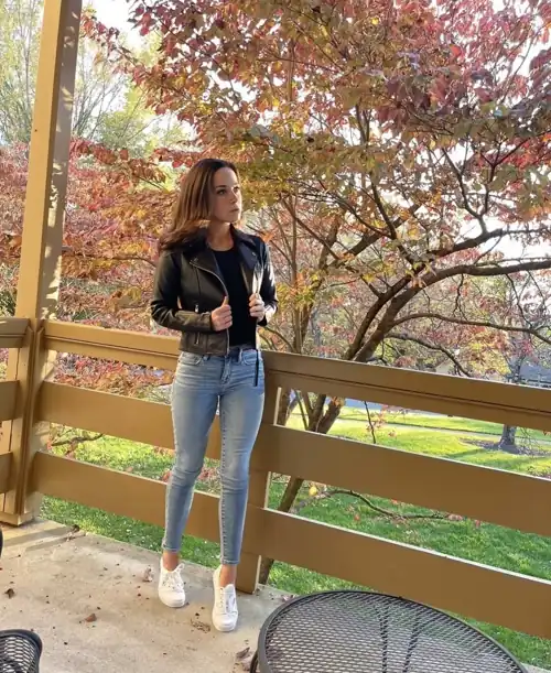 I always feel good in a pair of tight jeans.