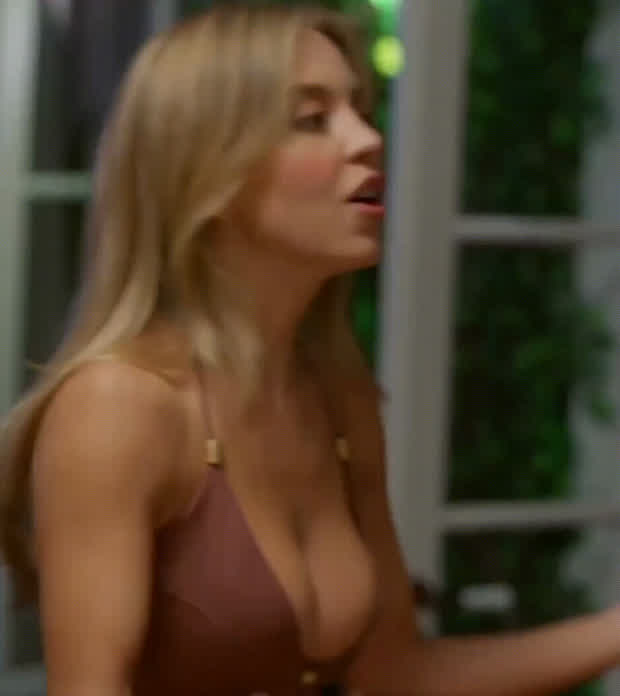 Still from the Movie Anyone But You (2023)