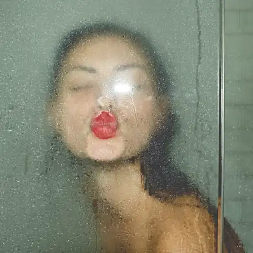 Phoebe’s shower kiss