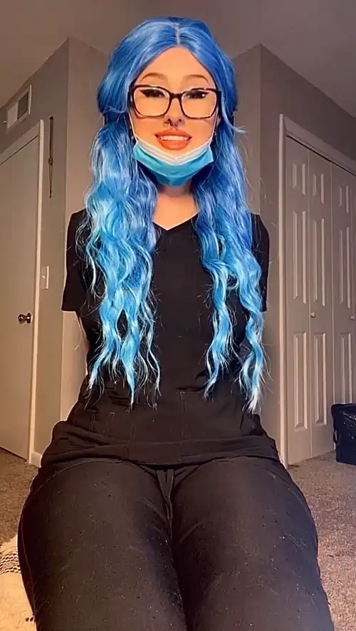 Two words to describe me? Click for full pic ☺️