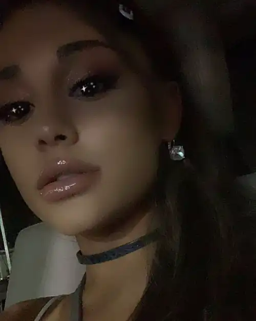 I bet her head game is so sloppy 