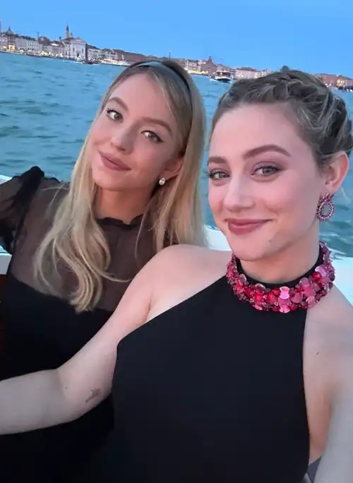 Lili with Sydney Sweeney in Venice. (September 2023)
