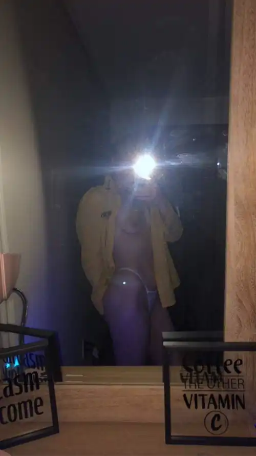 Ugh I need to be used so bad my door is always unlocked F19