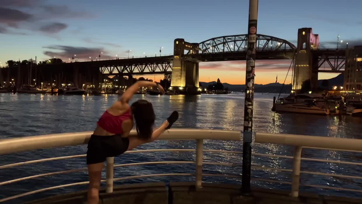 Kira stretching while going for a run | IG 8/2/24