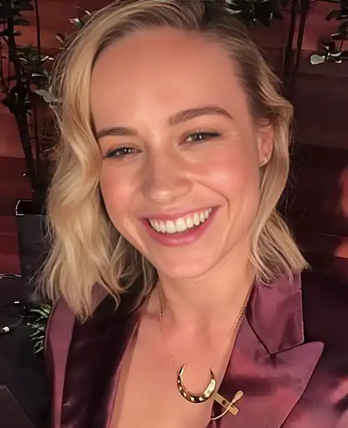 Sexy Smiling Brie 🥵😍