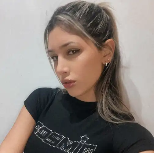 Trying on something new ☀️