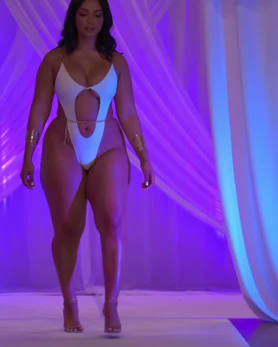 Camila Bernal and Karen Rodriguez (LAFW, March 24)