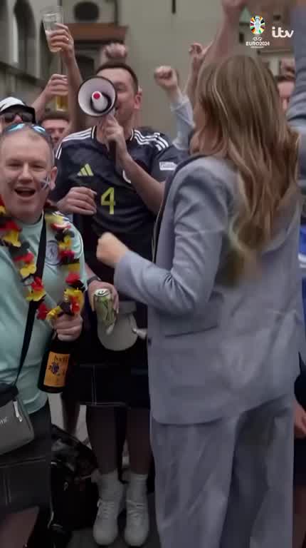 Laura Woods w/ Scotland fans