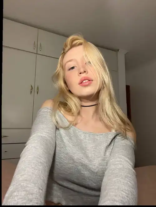 I feel like grey makes me look even more pale