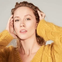 Anna Camp profile picture