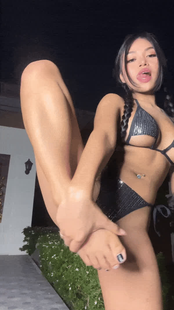 A day in the life of your favourite Asian internet hoe. Yes, I'm silly enough to post a blooper on here, no I won't change.