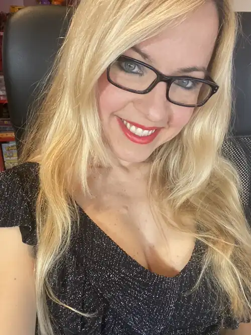 I need you to come to my office 💋