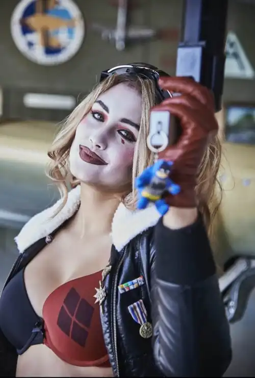 Hot Queen